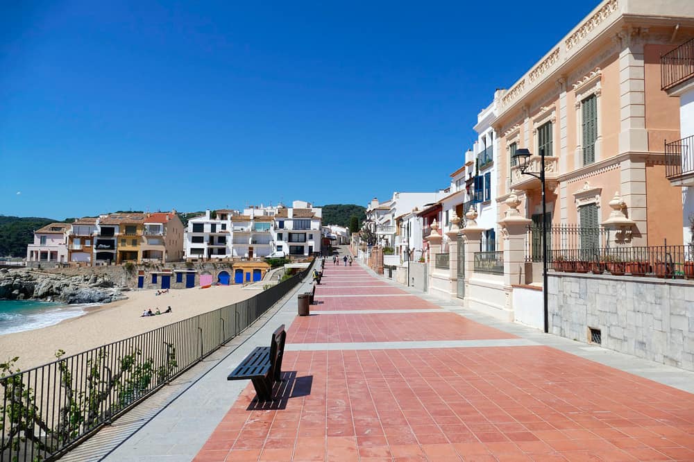 Aspectos legales y permisos necesarios para construir en Girona