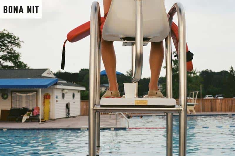 ¿Cómo contratar a socorristas de hoteles?