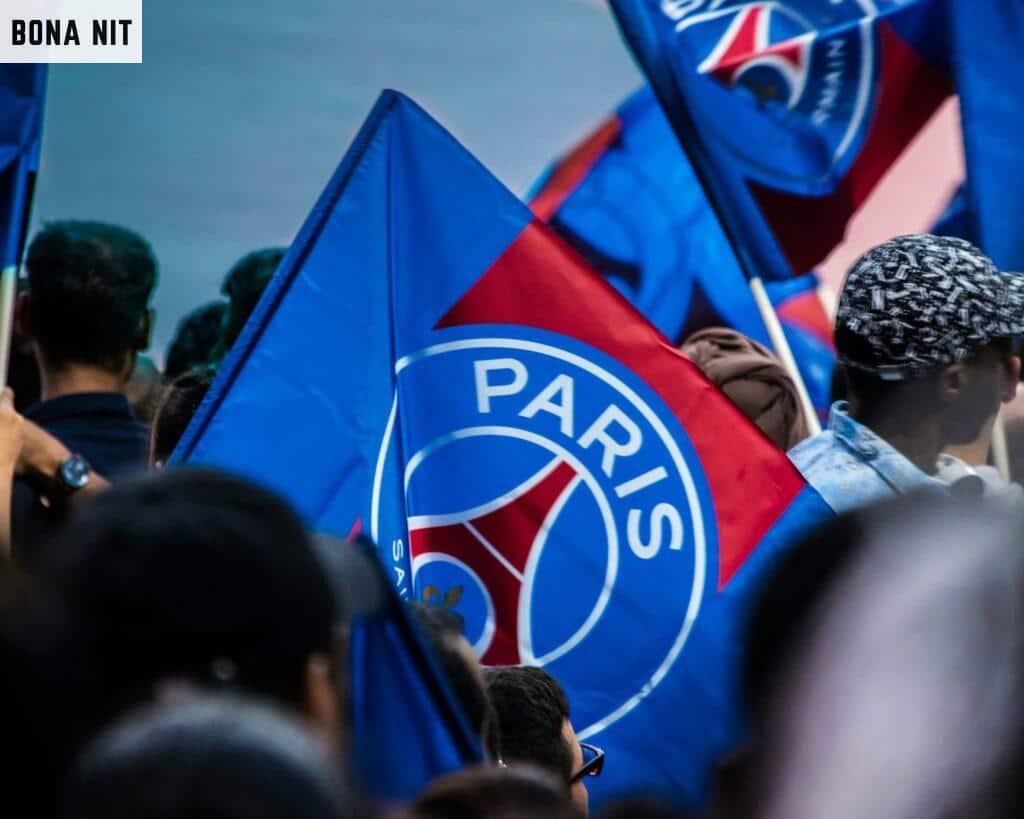 blue and red Paris flag